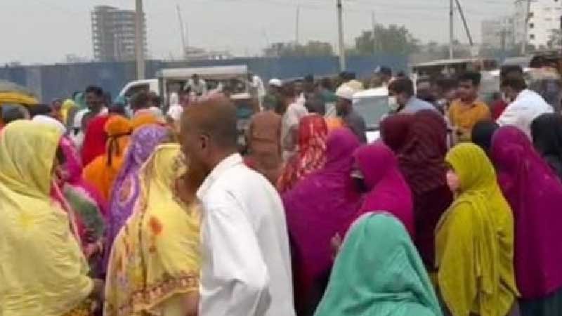 বেতনের দাবিতে রূপগঞ্জে মহাসড়ক অবরোধ রূপগঞ্জে মহাসড়ক অবরোধের ছবি