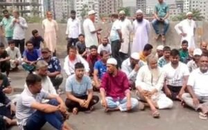 সিদ্ধিরগঞ্জে ব্যবসায়ীদের সড়ক অবরোধ