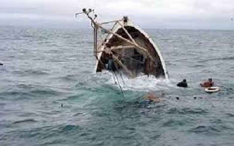 মালয়েশিয়াগামী ট্রলার ডুবে বাংলাদেশিসহ নিখোঁজ ২৫০ ট্রলার ডুবির প্রতীকী ছবি।