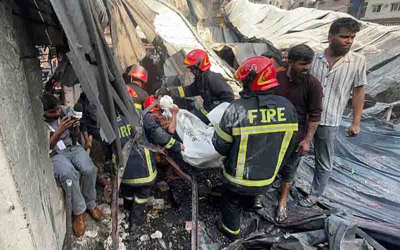 কেরানীগঞ্জে লাইটার কারখানায় আগুন, নিহত ৫