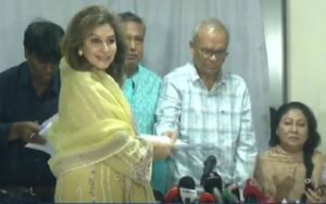 সংরক্ষিত নারী আসনে ফরম বিক্রির ছবি।