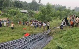 রডবোঝাই ট্রাক উল্টে ১৫ জন নিহত, আহত ১০