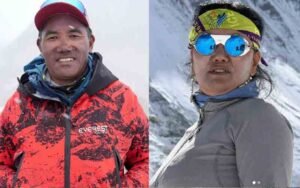 এভারেস্ট জয়ের রেকর্ড গড়লেন কামি রিতা শেরপা ও লাখপা শেরপা।
