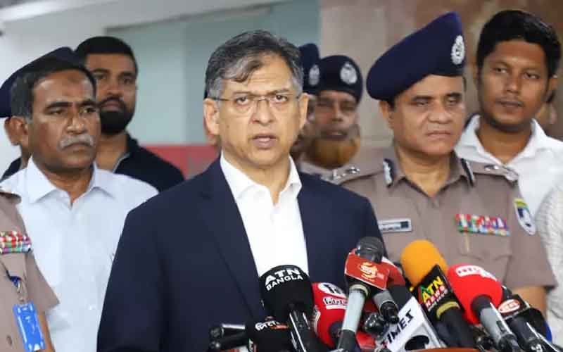 সন্ত্রাসের বিরুদ্ধে জিরো টলারেন্স নীতি: স্বরাষ্ট্রমন্ত্রী বক্তব্য রাখছেন স্বরাষ্ট্রমন্ত্রী সালাহউদ্দীন আহমেদ
