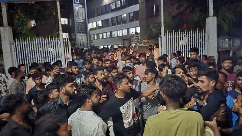 বন্দরে যুবকের মৃত্যু, থানা ঘেরাও