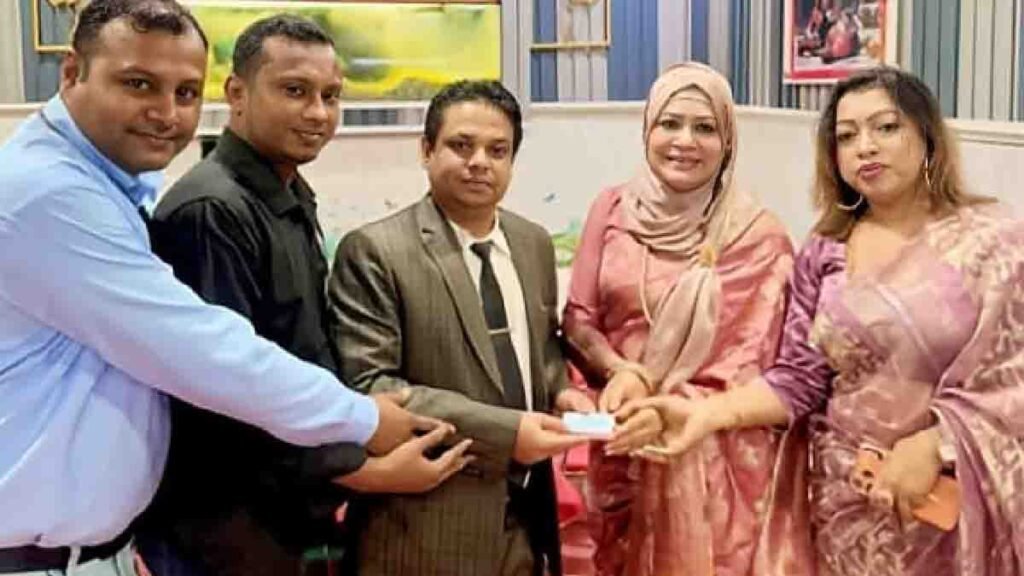 আইএইচআরসি ট্রাস্টের নারায়ণগঞ্জ জেলা কমিটি : সভাপতি স্মৃতি, সম্পাদক হারুন আইএইচআরসি ট্রাস্টের নারায়ণগঞ্জ জেলা কমিটি ঘোষণা; সভাপতি স্মৃতি ও সম্পাদক হারুন। দ্রুতই গঠিত হবে ২১ সদস্যের পূর্ণাঙ্গ কমিটি, গতি পাবে মানবিক কার্যক্রম।