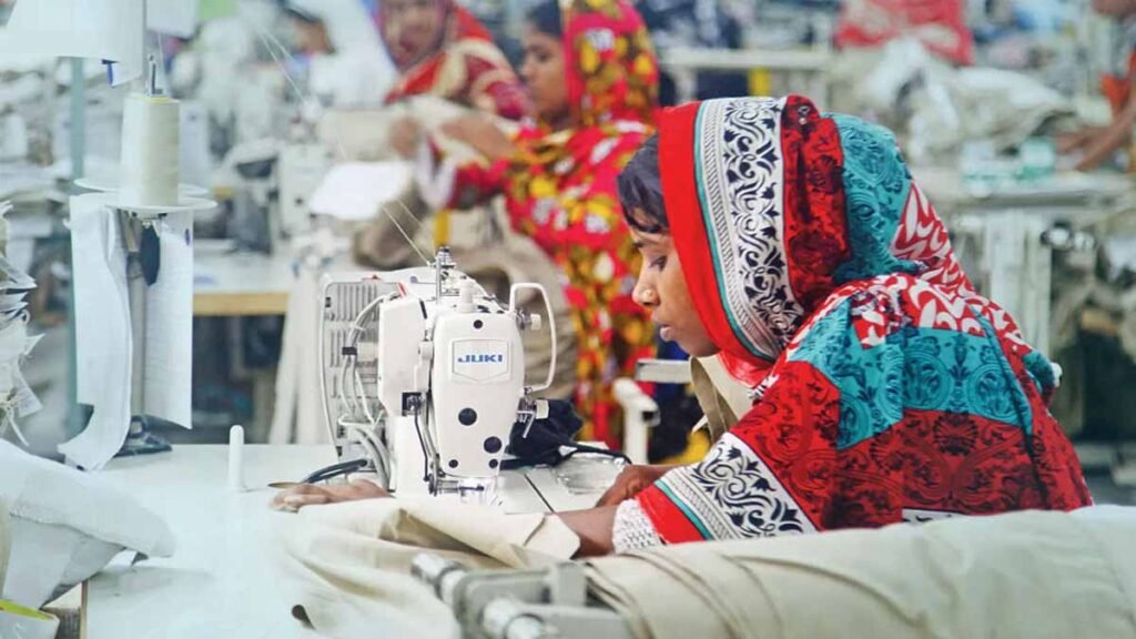 জুলাইয়ের পতনের পর আগস্টে পোশাক রপ্তানি