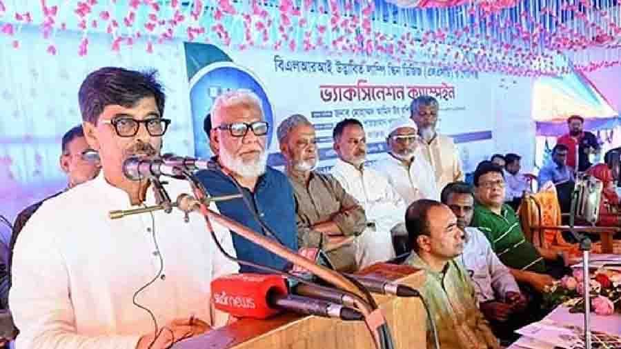 দেশীয় এলএসডি ভ্যাকসিনে ব্যয় কমবে খামারিদের মৎস্য ও প্রাণিসম্পদ এবং কৃষিমন্ত্রী মোহাম্মদ আমিন উর রশিদ।